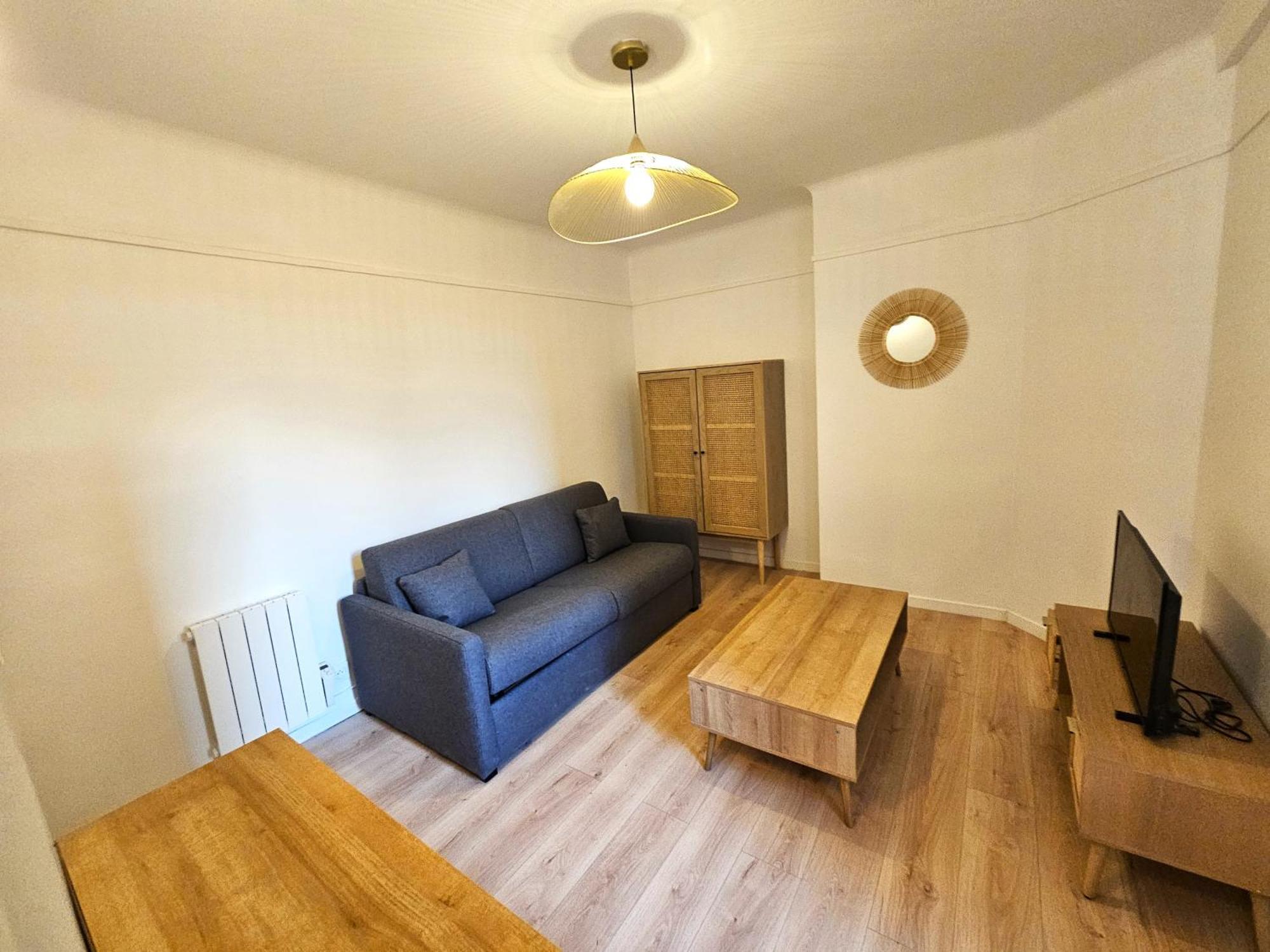 Apartment Comme Pres Du Metro Clichy